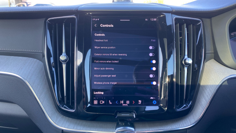 Volvo XC60 2.0 T8 [455] RC PHEV Ultimate Dark 5dr AWD Gtron Estate